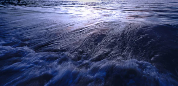 Fotokunst Van Waterachtergrond Rimpel Zeewater Oppervlak Nog Steeds Rustig Zeewater — Stockfoto