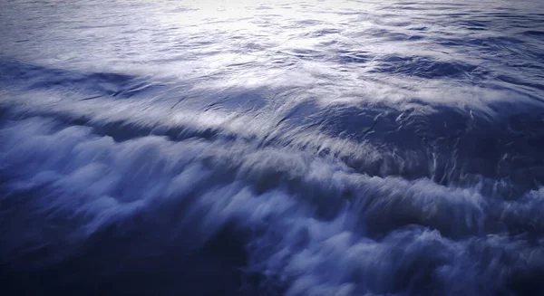 Μπλε Φόντο Νερό Επιφάνεια Θαλασσινού Ωκεανού Ακόμα Ήρεμη Επιφάνεια Θαλασσινού — Φωτογραφία Αρχείου