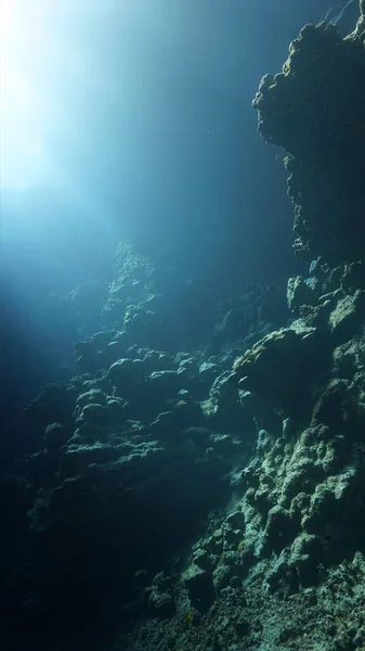 Foto Subaquática Raios Sol Dentro Uma Caverna — Fotografia de Stock