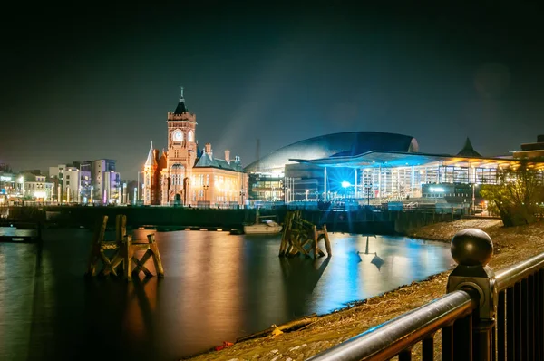 Kasım 2022 Cardiff Wales Avrupa Gece Şehir Mimarisi — Stok fotoğraf