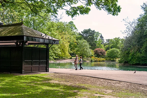 Мая 2022 Года Вулверхэмптон Англия Прекрасный Весенний Пейзаж Английском Парке — стоковое фото