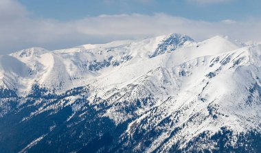 Tatra Dağları 'ndaki kış manzarası. Polonya 