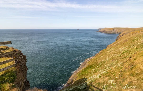 Paisaje Junto Mar Día Soleado Cielo Azul Padstow Cornwall Inglaterra — Foto de Stock