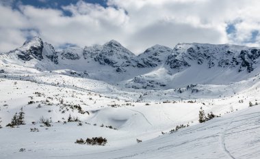 Polonya Tatra Dağları 'ndaki kış manzarası. Zakopane