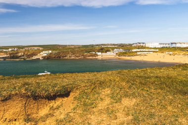 Bude Cornwall Uk . Güneşli bir günde Atlantik Okyanusu 'nun güzel manzarası.