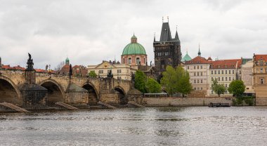 Prag Çek Cumhuriyeti 26 Nisan 2022. Şehrin mimarisi..