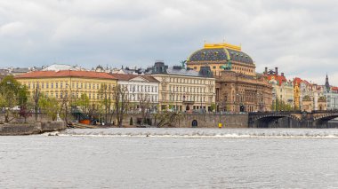 Prag Çek Cumhuriyeti 26 Nisan 2022. Şehrin mimarisi..