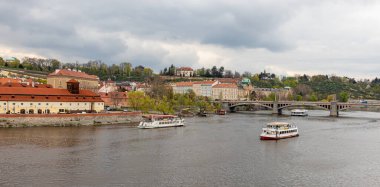 Prag Çek Cumhuriyeti 26 Nisan 2022. Şehrin mimarisi..