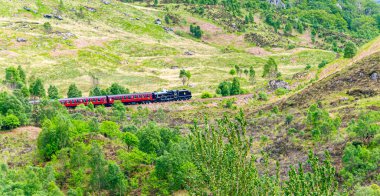 2 Haziran 2022. İskoçya, Büyük Britanya. Glenfinnan Demiryolu Viaduct.