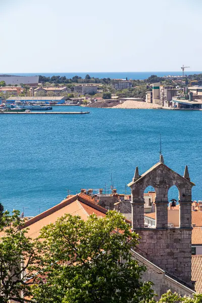 Pula Hırvatistan Yarımadası Istria 29 Nisan 2022. Şehrin mimarisi..