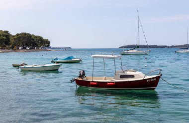 Fasana Hırvatistan Yarımadası Istria 2 Mayıs 2022. Adriyatik Denizi manzarası