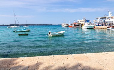 Fasana Hırvatistan Yarımadası Istria 2 Mayıs 2022. Adriyatik Denizi manzarası