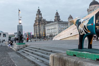 22 Mart 2022. Liverpool Birleşik Krallığı. Mersey Nehri 'nin mimari manzarası