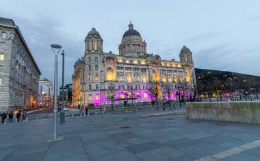 22 Mart 2022. Liverpool Birleşik Krallığı. Mersey Nehri 'nin mimari manzarası