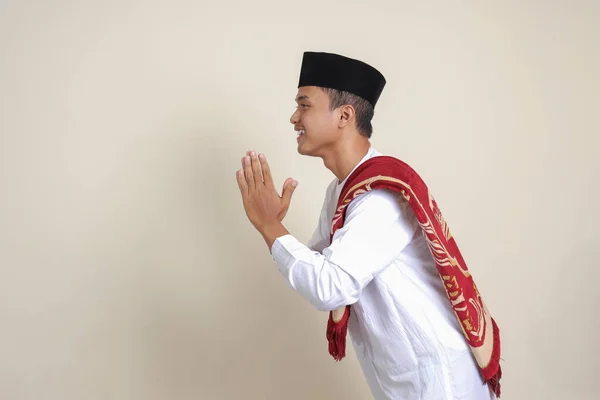Portrait Attractive Asian Muslim Man White Shirt Skullcap Showing Apologize — Stock Photo, Image