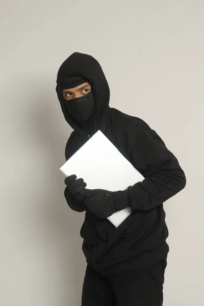 Hombre Ladrón Ladrón Misterioso Usando Sudadera Con Capucha Negra Máscara —  Fotos de Stock