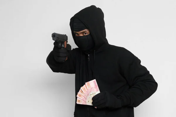 Retrato Del Misterioso Hombre Con Capucha Negra Máscara Haciendo Disparos —  Fotos de Stock