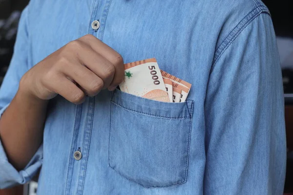 Feche Nota Cinco Mil Rupias Dentro Bolso Camisa Conceito Financeiro — Fotografia de Stock