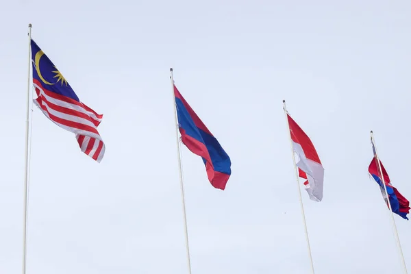 Flagi Stowarzyszenia Narodów Azji Południowo Wschodniej Czyste Błękitne Niebo — Zdjęcie stockowe