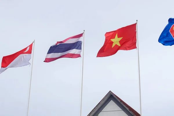 Bandiere Dell Associazione Delle Nazioni Del Sud Est Asiatico Cielo — Foto Stock
