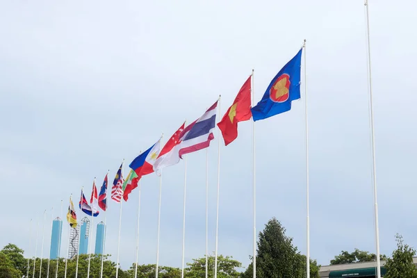 Bandeiras Associação Das Nações Sudeste Asiático Céu Azul Claro — Fotografia de Stock