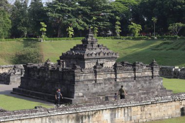 Candi Sambisari, Purwomartani, Kalasan, Sleman 'da bulunan bir Hindu tapınağıdır. 9. yüzyılda Mataram Kuno Krallığı döneminde inşa edildi. Yogyakarta, Endonezya - 06 26 2022