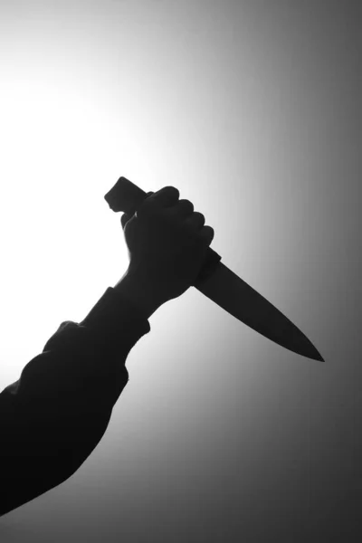 Birisine Bıçak Saplamak Için Bir Erkeğin Eline Yakın Çekim Suçlar — Stok fotoğraf