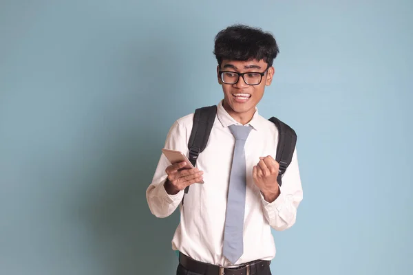 Indonesiska Gymnasieelev Bär Vit Skjorta Uniform Med Grå Slips Höja — Stockfoto