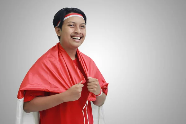 Potret Pria Asia Yang Menarik Dengan Kaos Dengan Pita Putih — Stok Foto
