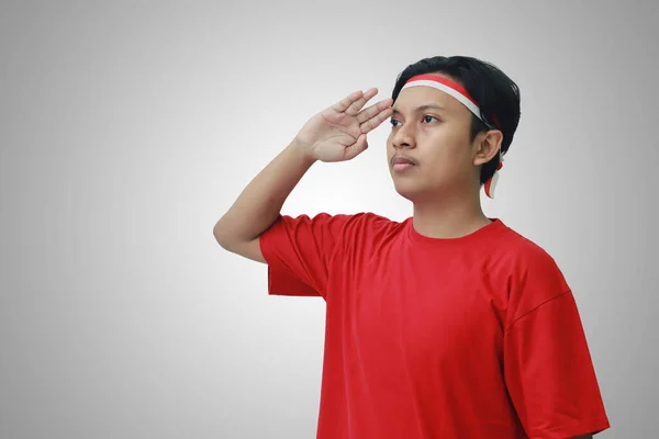 Potret Pria Asia Yang Menarik Mengenakan Kaos Dengan Pita Merah — Stok Foto