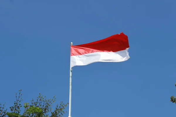 Agosto 1945 Bandera Indonesia Contra Fondo Del Cielo Concepto Del — Foto de Stock
