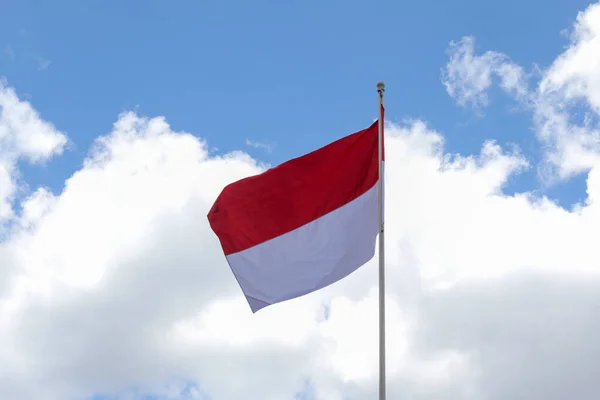 Agosto 1945 Bandiera Indonesiana Sullo Sfondo Del Cielo Giorno Indipendenza — Foto Stock
