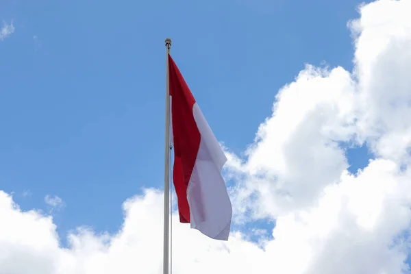 Srpna 1945 Indonéská Vlajka Pozadí Oblohy Koncept Dne Nezávislosti — Stock fotografie