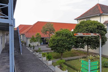 Benteng Vreadburg Müzesi, Endonezya tarihinin koloni döneminde sergilendiği bir müzedir. Malioboro sokağına yakın bir yerde. Yogyakarta, Endonezya - 2 Ağustos 2023