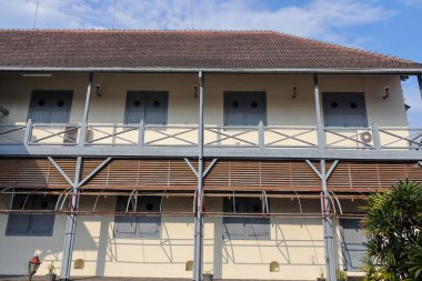Benteng Vreadburg Müzesi, Endonezya tarihinin koloni döneminde sergilendiği bir müzedir. Malioboro sokağına yakın bir yerde. Yogyakarta, Endonezya - 2 Ağustos 2023