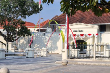 Benteng Vreadburg Müzesi, Endonezya tarihinin koloni döneminde sergilendiği bir müzedir. Malioboro sokağına yakın bir yerde. Yogyakarta, Endonezya - 2 Ağustos 2023
