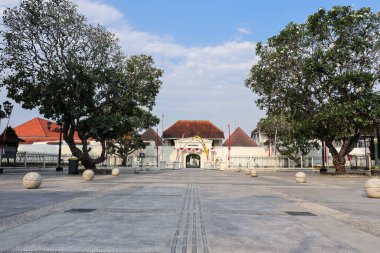 Benteng Vreadburg Müzesi, Endonezya tarihinin koloni döneminde sergilendiği bir müzedir. Malioboro sokağına yakın bir yerde. Yogyakarta, Endonezya - 2 Ağustos 2023
