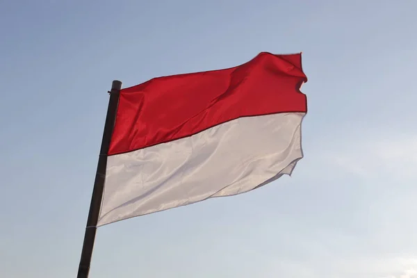 Августа 1945 Года Индонезийские Флаги Фоне Неба Концепция Дня Независимости — стоковое фото