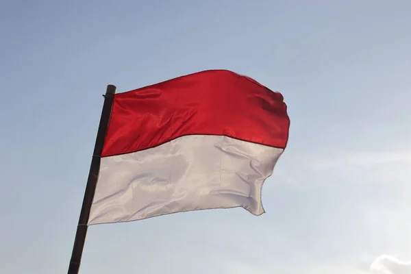 1945 Augusztus Indonéz Zászlók Égbolt Hátterében Függetlenség Napja Koncepció — Stock Fotó