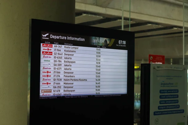 Sistema Visualización Información Vuelo Que Muestra Calendario Aerolíneas Aeropuerto Internacional —  Fotos de Stock