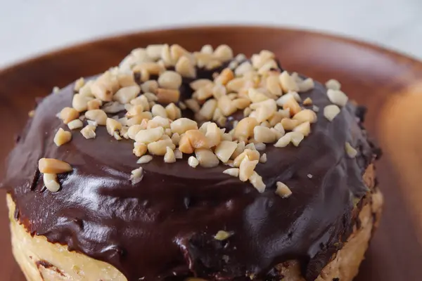 Primer Plano Detalle Disparo Delicioso Donut Glaseado Chocolate Dulce Con — Foto de Stock