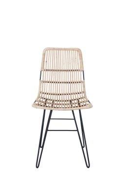 Rattan yapılmış el yapımı hasır sandalye. Beyaz arkaplanda izole edilmiş resim