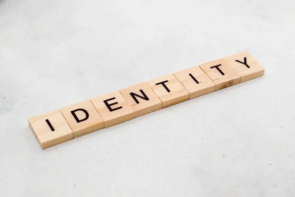 Draufsicht Des Identitätswortes Auf Holzwürfel Buchstabenblock Auf Weißem Hintergrund Geschäftskonzept — Stockfoto