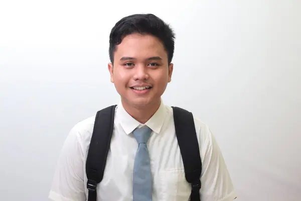 Indonesischer Gymnasiast Weißer Hemduniform Mit Grauer Krawatte Lächelnd Und Die — Stockfoto