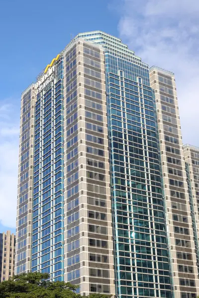 Sudirman Merkezi İş Bölgesi 'ndeki Mandiri Bank kamu kuruluşunun dış görüntüsü. Jakarta, Endonezya - 04 04 04 2025