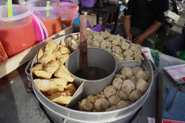Sokak Gıda Dükkanında Endonezya Pentol Köfteleri