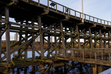Gateshead UK: 29 Ekim 2024: Tyne Nehri üzerindeki Dunston Stadyumları