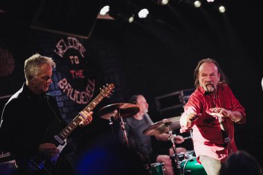 Leeds UK: 9 Ocak 2025. The Jesus Lizard İngiltere turnesinde Leeds Brudenell Sosyal Kulübü 'nde konser veriyor. David Yow ve Duane Denison