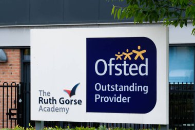 Leeds England: 3 Haziran 2024 Leeds Ruth Gorse Akademisi dış tabela