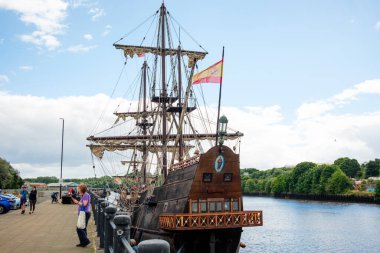 Newcastle UK: 28 Haziran 2024: Galeon Andalucia Spillers Wharf 'a kenetlendi